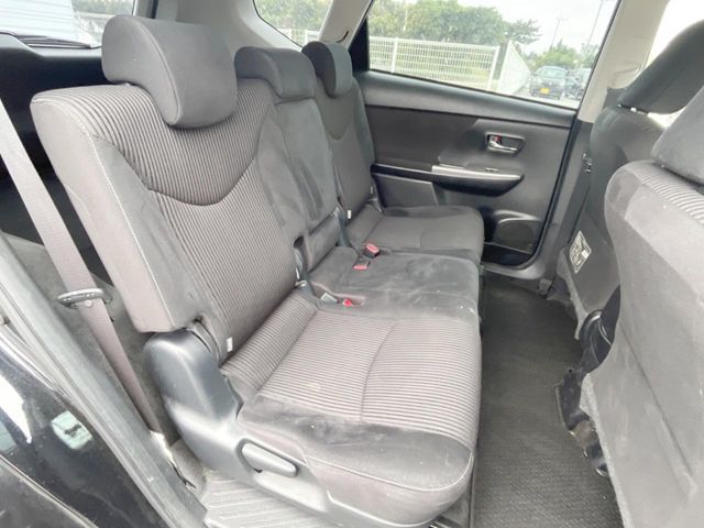 TOYOTA PRIUS ALPHA 2016 Image 31