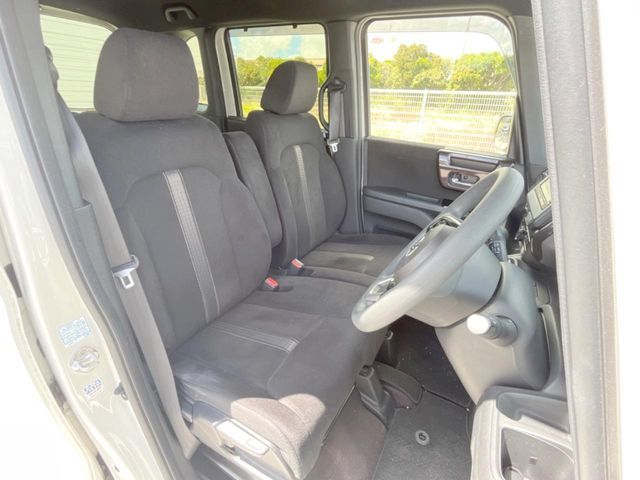 HONDA N BOX CUSTOM 2020 Image 31