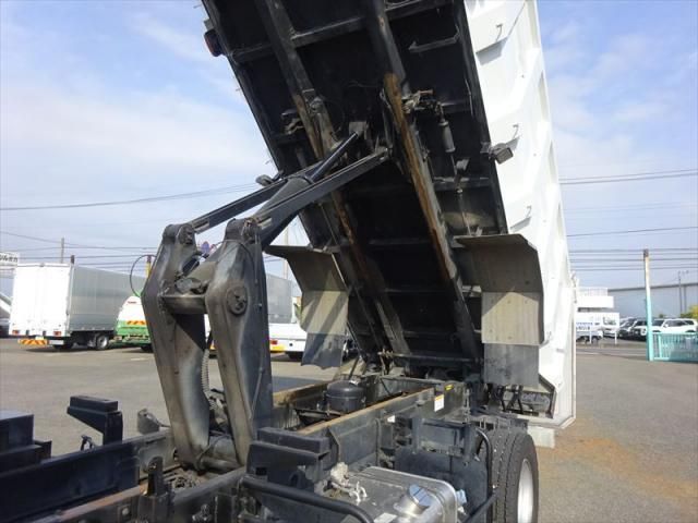 MITSUBISHI FUSOU FIGHTER 2017 Image 31