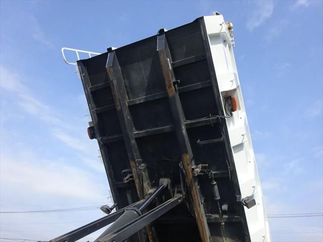 MITSUBISHI FUSOU FIGHTER 2017 Image 31