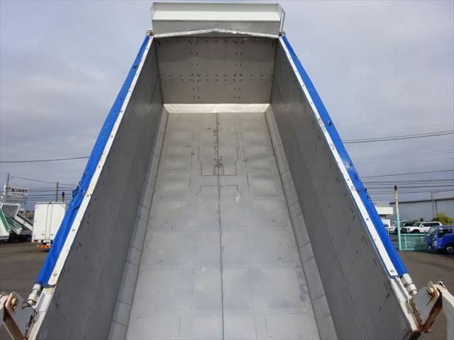 MITSUBISHI FUSOU FIGHTER 2017 Image 31