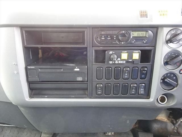 MITSUBISHI FUSOU FIGHTER 2017 Image 31