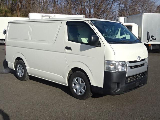 TOYOTA HIACE 2018 Image 31