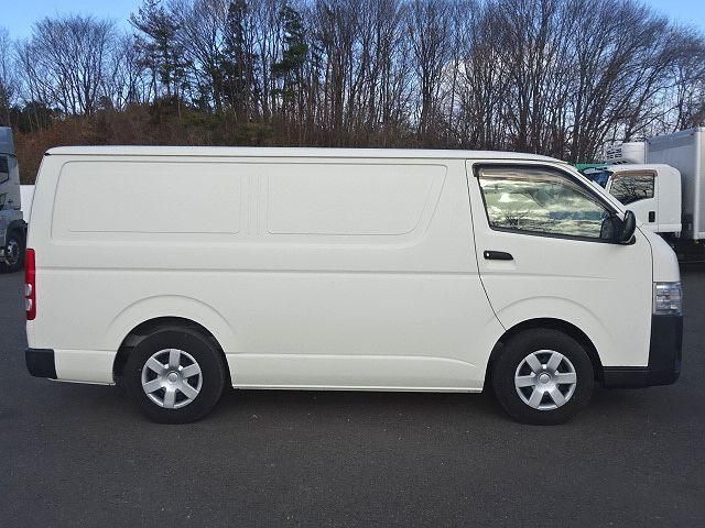 TOYOTA HIACE 2018 Image 31