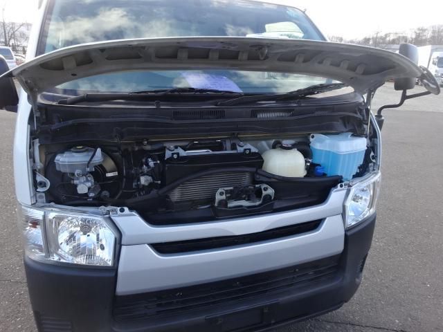 TOYOTA HIACE 2018 Image 31