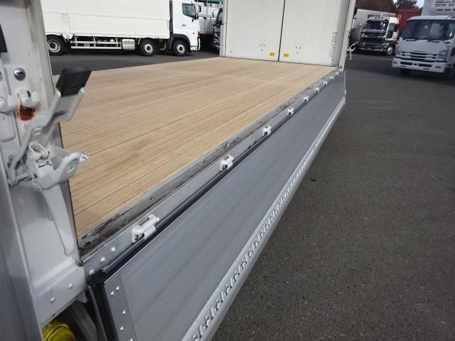 MITSUBISHI FUSOU FIGHTER 2020 Image 31