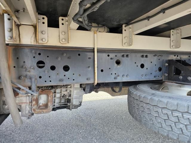 MITSUBISHI FUSOU FIGHTER 2013 Image 31