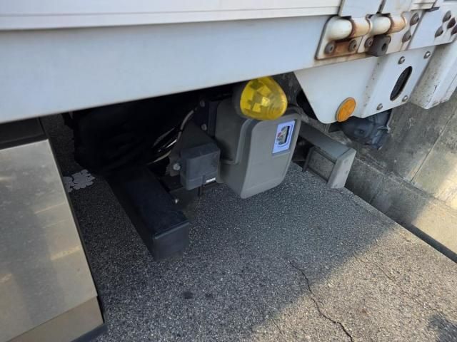 MITSUBISHI FUSOU FIGHTER 2013 Image 31