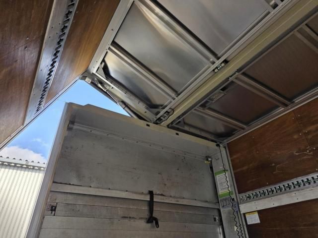 MITSUBISHI FUSOU FIGHTER 2013 Image 31