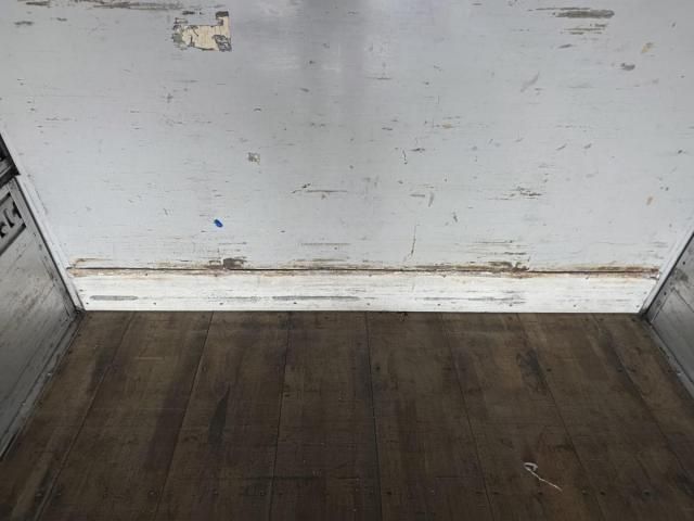 MITSUBISHI FUSOU FIGHTER 2013 Image 31