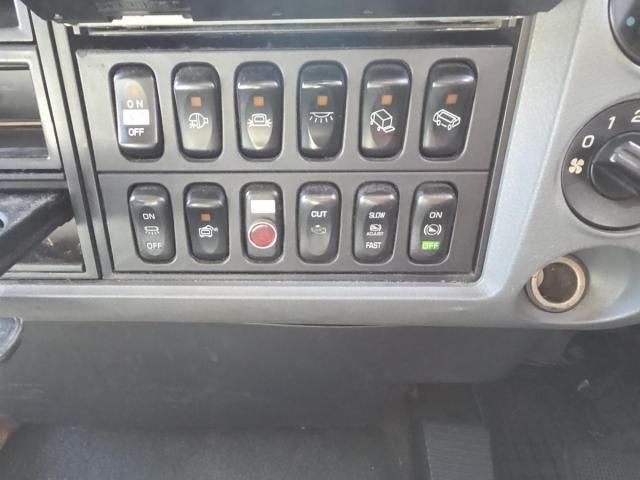 MITSUBISHI FUSOU FIGHTER 2013 Image 31