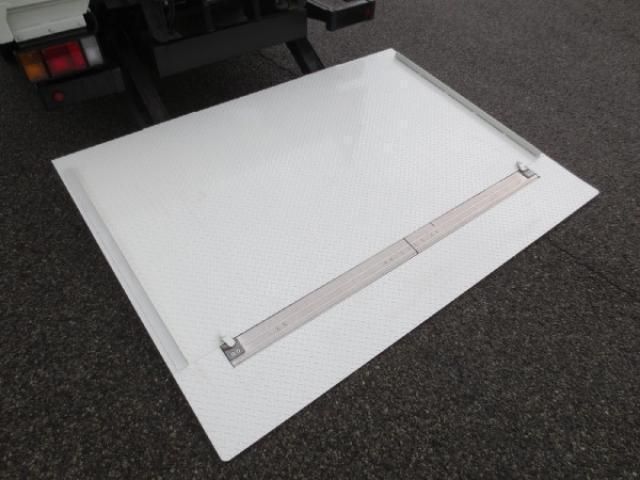 TOYOTA DYNA 2023 Image 31