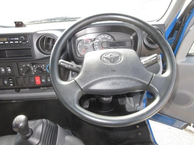 TOYOTA DYNA 2013 Image 31