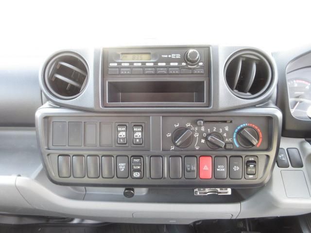 TOYOTA DYNA 2013 Image 31