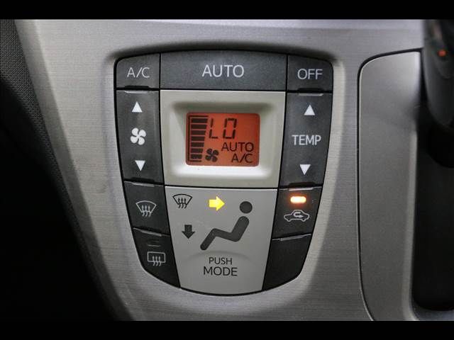 DAIHATSU MOVE CUSTOM 2012 Image 31