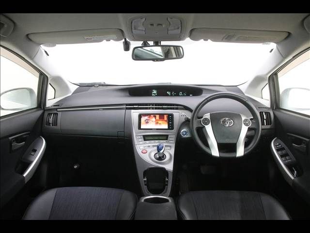 TOYOTA PRIUS 2012 Image 31