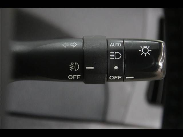 TOYOTA PRIUS 2012 Image 31