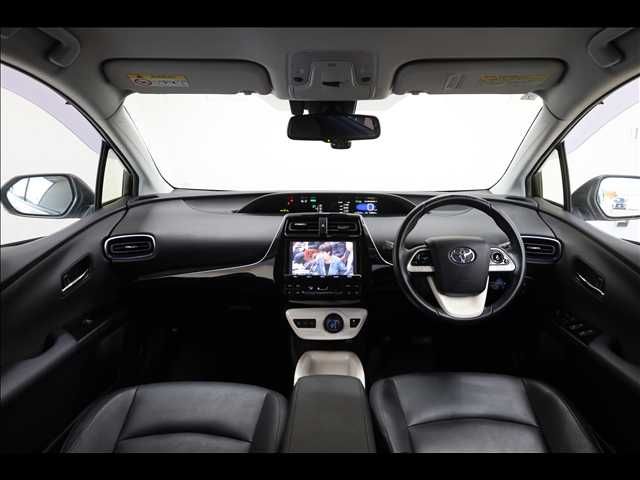 TOYOTA PRIUS 2017 Image 31