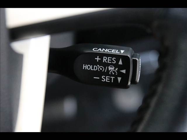 TOYOTA PRIUS 2017 Image 31