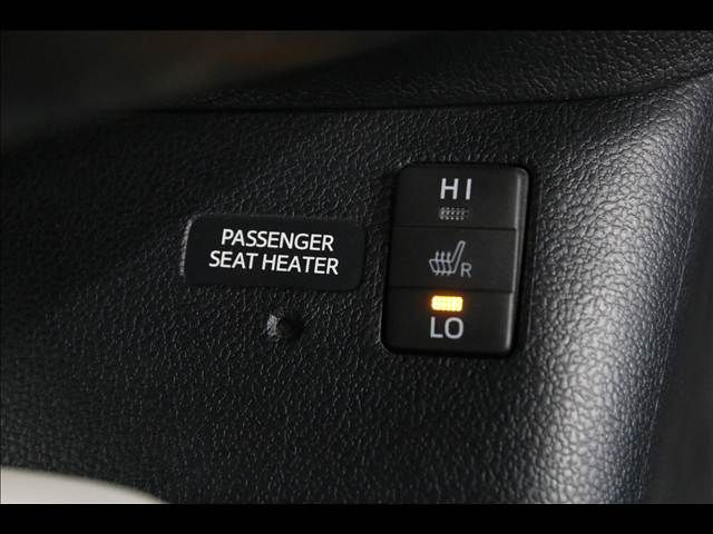 TOYOTA PRIUS 2017 Image 31