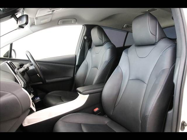 TOYOTA PRIUS 2017 Image 31