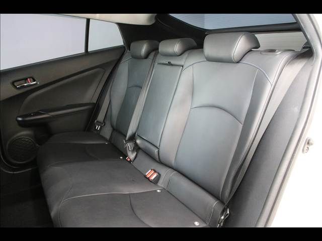 TOYOTA PRIUS 2017 Image 31