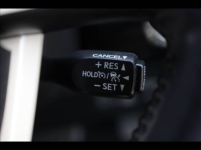 TOYOTA PRIUS PHV 2017 Image 31