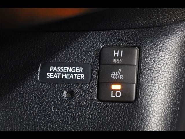 TOYOTA PRIUS PHV 2017 Image 31