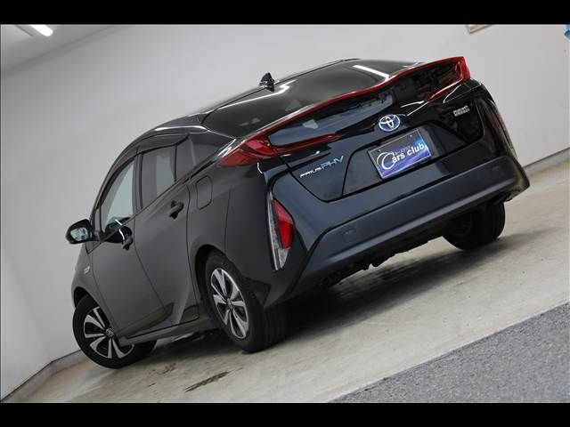 TOYOTA PRIUS PHV 2017 Image 31
