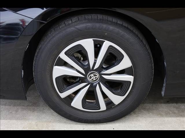 TOYOTA PRIUS PHV 2017 Image 31