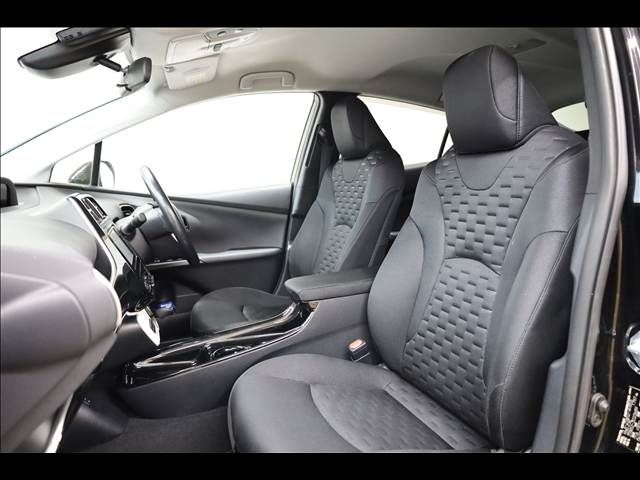 TOYOTA PRIUS PHV 2017 Image 31