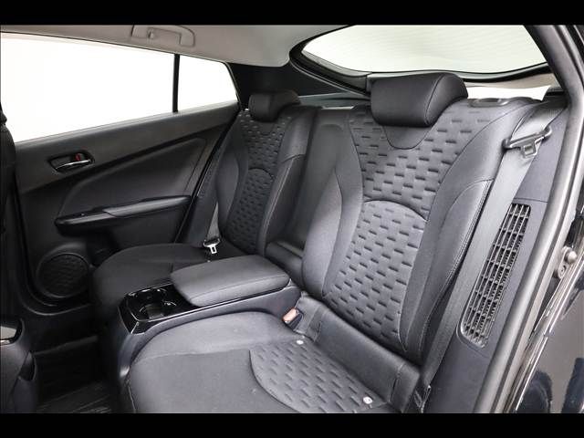 TOYOTA PRIUS PHV 2017 Image 31