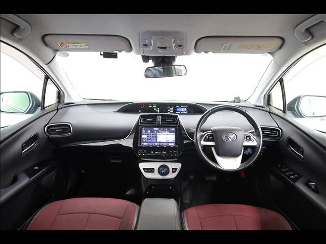 TOYOTA PRIUS PHV 2017 Image 31