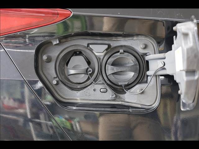 TOYOTA PRIUS PHV 2017 Image 31