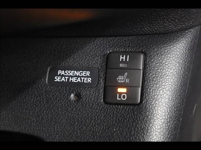 TOYOTA PRIUS PHV 2017 Image 31