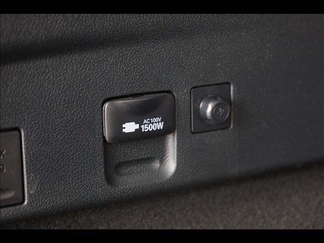 TOYOTA PRIUS PHV 2017 Image 31