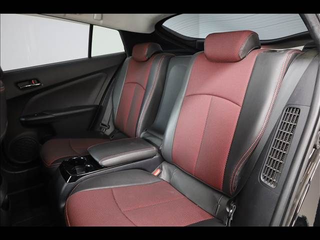 TOYOTA PRIUS PHV 2017 Image 31