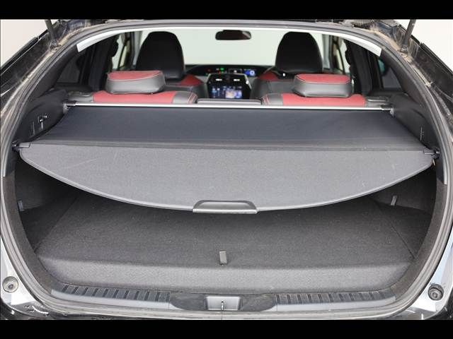 TOYOTA PRIUS PHV 2017 Image 31