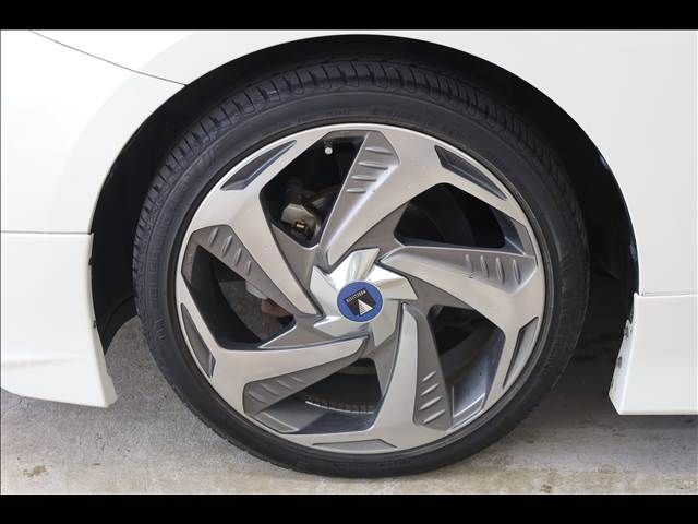 TOYOTA PRIUS PHV 2018 Image 31