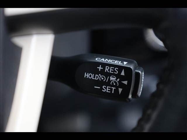 TOYOTA PRIUS PHV 2018 Image 31