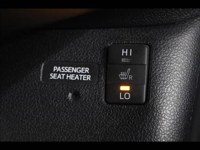 TOYOTA PRIUS PHV 2018 Image 31