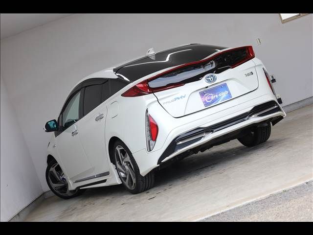 TOYOTA PRIUS PHV 2018 Image 31
