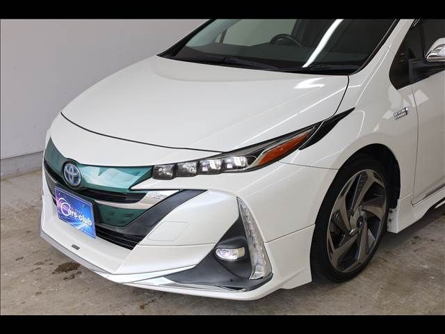 TOYOTA PRIUS PHV 2018 Image 31
