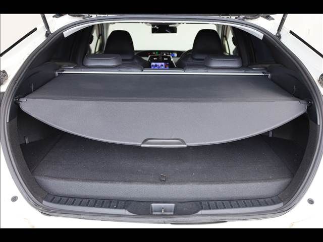 TOYOTA PRIUS PHV 2018 Image 31