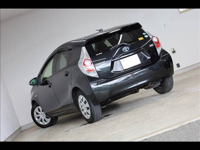 TOYOTA AQUA 2014 Image 31