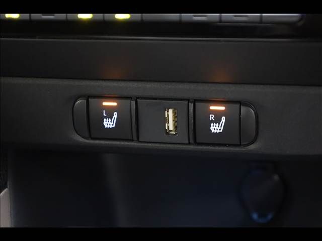 TOYOTA YARIS HYBRID 2020 Image 31