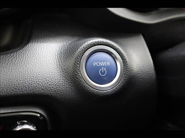 TOYOTA YARIS HYBRID 2020 Image 31