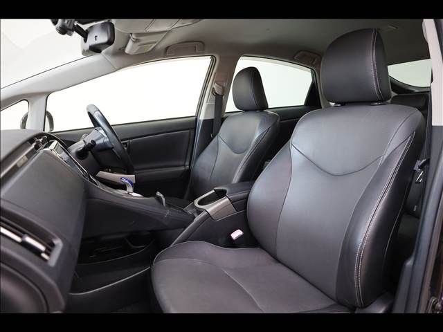 TOYOTA PRIUS 2013 Image 31