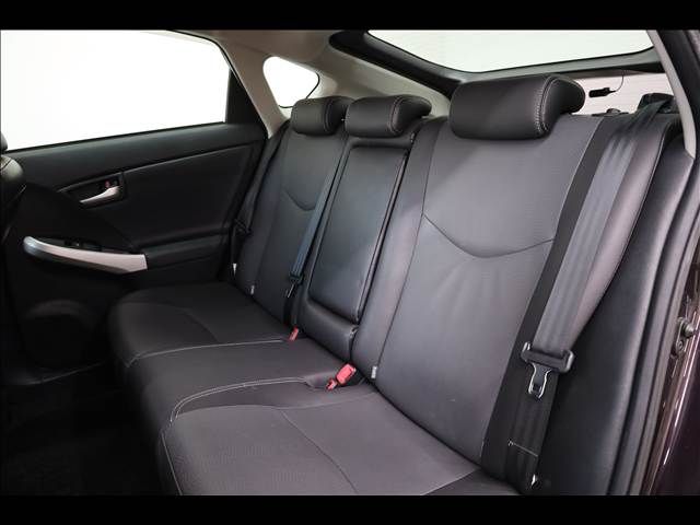 TOYOTA PRIUS 2013 Image 31