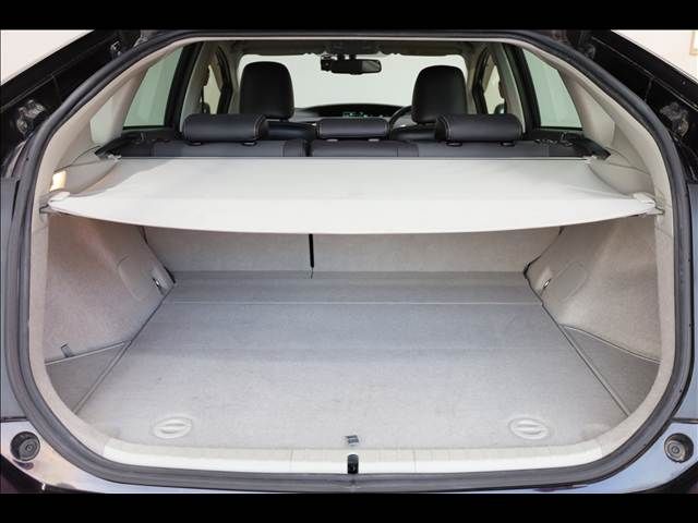 TOYOTA PRIUS 2013 Image 31